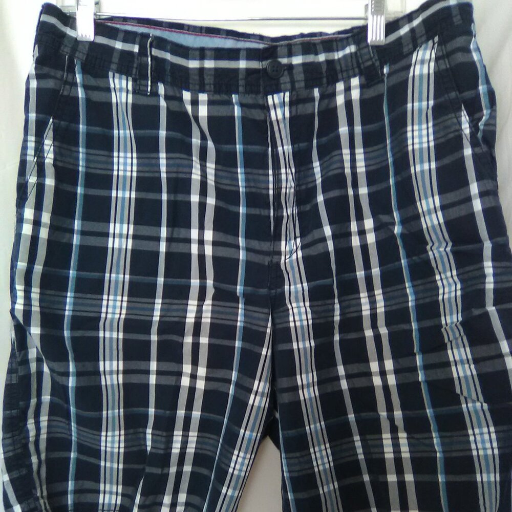 Izod Men's Shorts Color Navy/White /Plaid Pattern Style Size 36